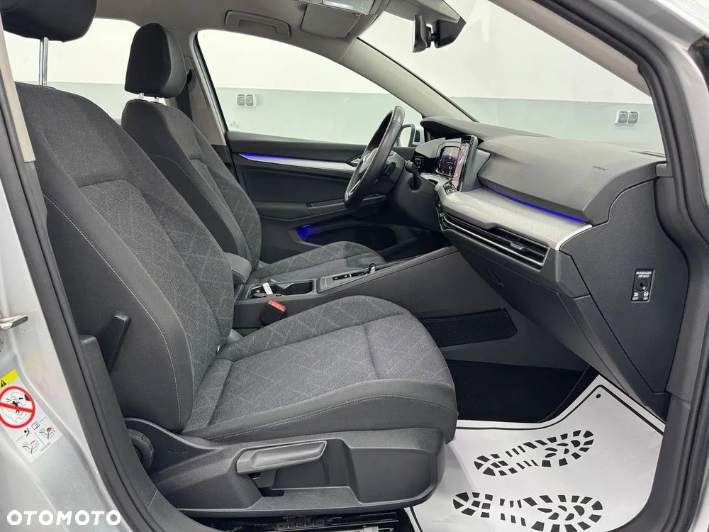 Volkswagen Golf - 34