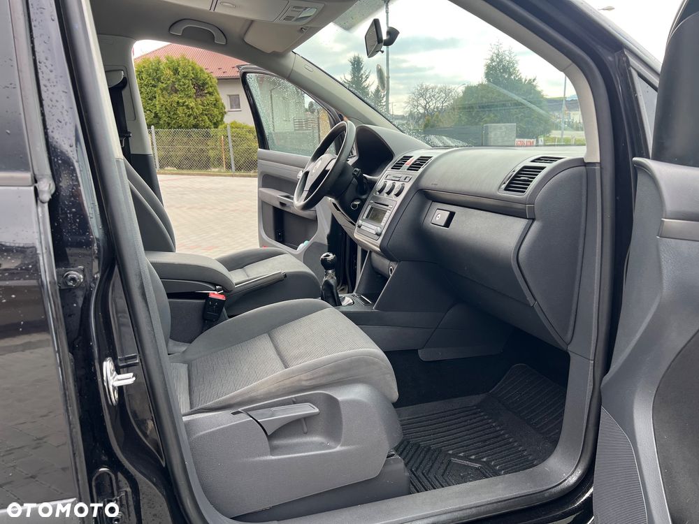 Volkswagen Touran 1.9 TDI Conceptline - 14