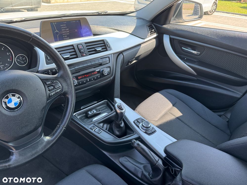 BMW Seria 3 318d DPF - 17