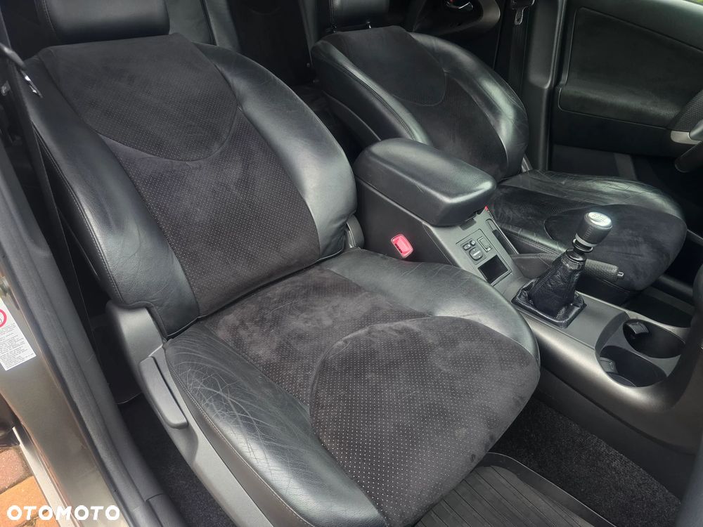 Toyota RAV4 2.0 VVT-i Premium - 14