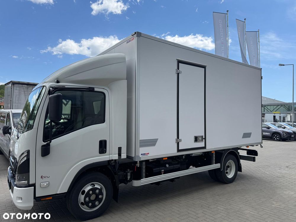Isuzu M30 - 4