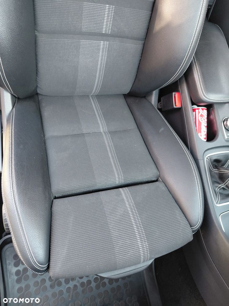 Mercedes-Benz GLA 180 Style - 21
