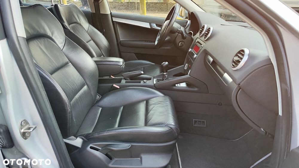 Audi A3 Sportback 1.6 TDI DPF Attraction - 29