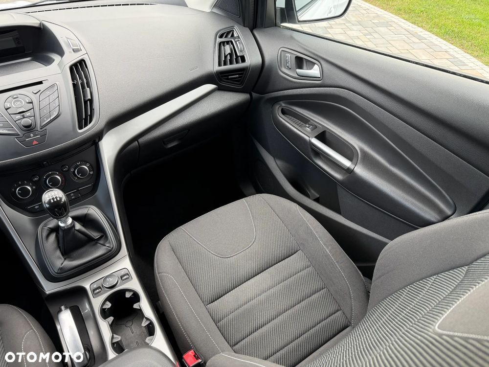 Ford Kuga 1.6 EcoBoost 2x4 Individual - 17