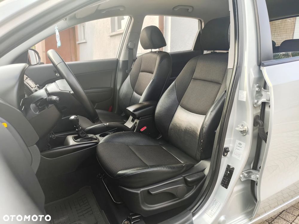 Hyundai i30 i30cw 2.0 Style - 16