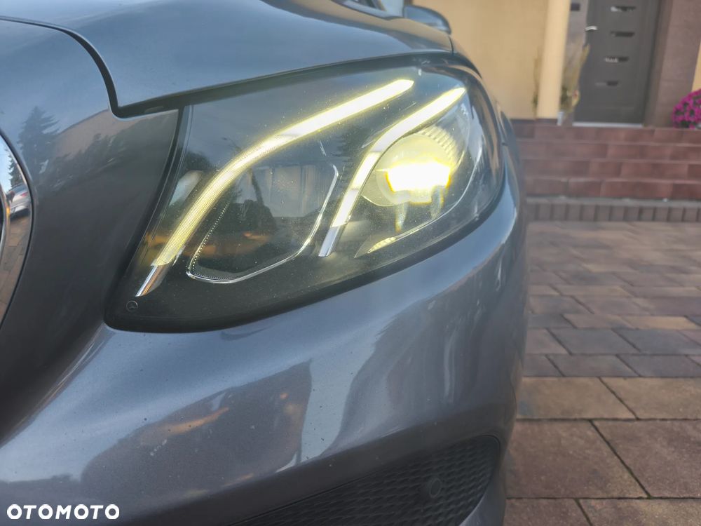 Mercedes-Benz Klasa E 300 de 9G-TRONIC Exclusive - 32