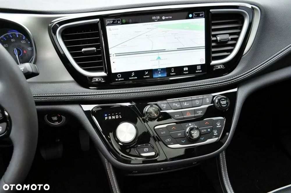 Chrysler Pacifica - 27