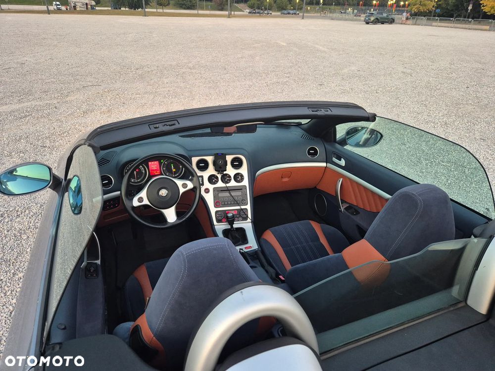 Alfa Romeo Spider 2.4JTDM - 6