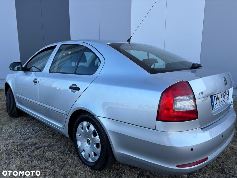 Skoda Octavia 1.6 Ambition - 4
