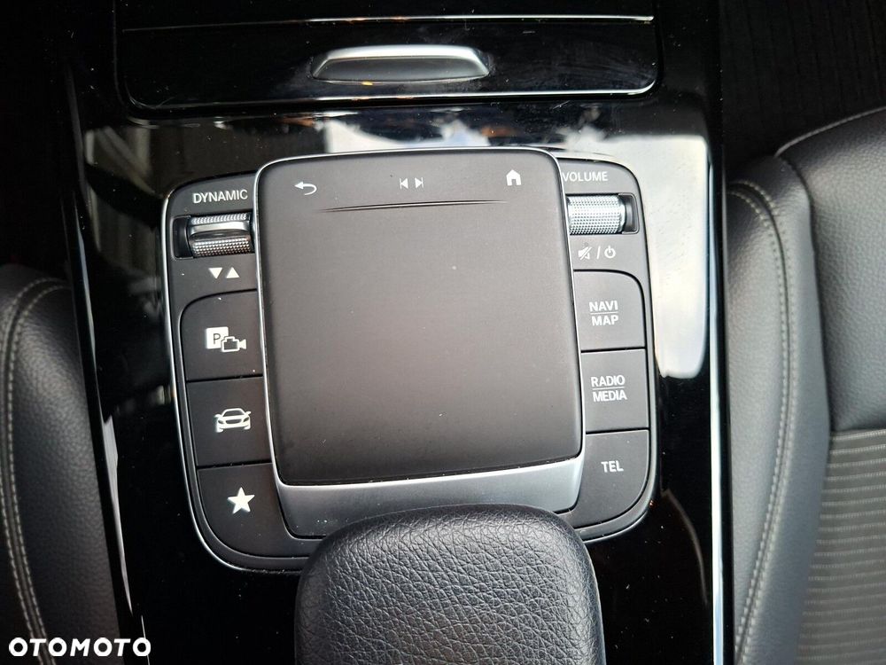 Mercedes-Benz CLA 200 Progressive 7G-DCT - 24