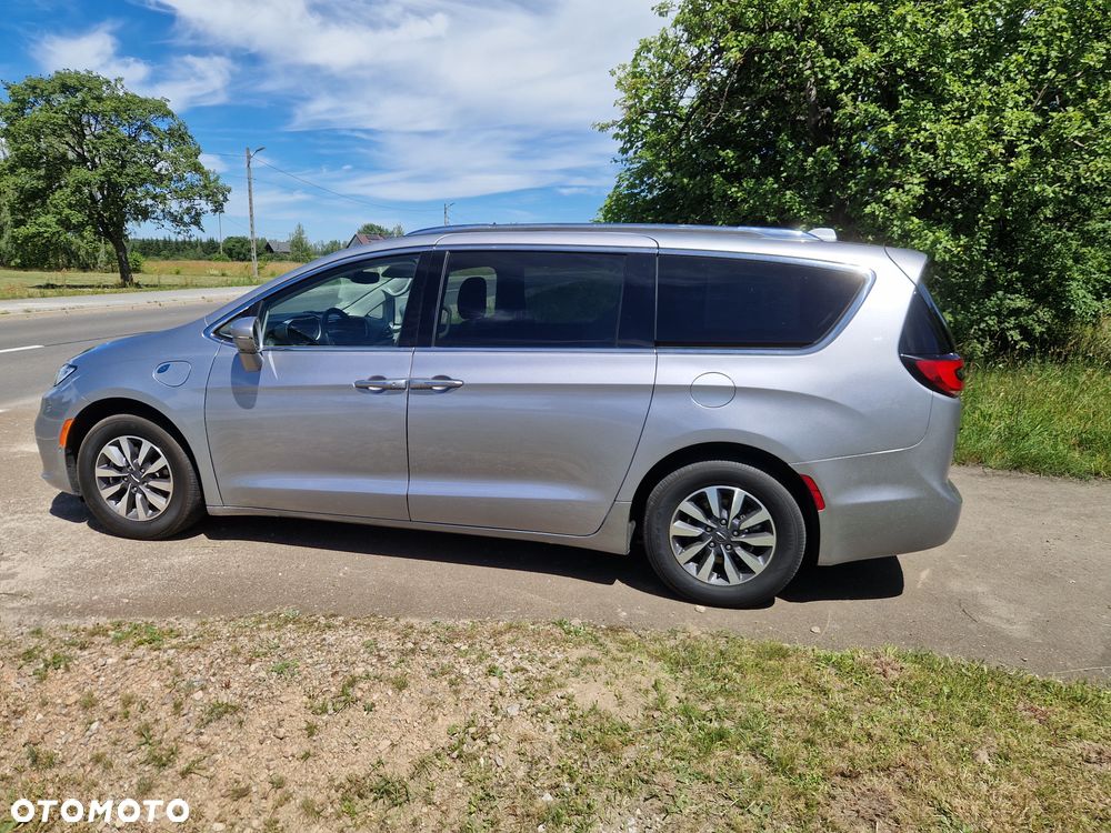 Chrysler Pacifica - 11