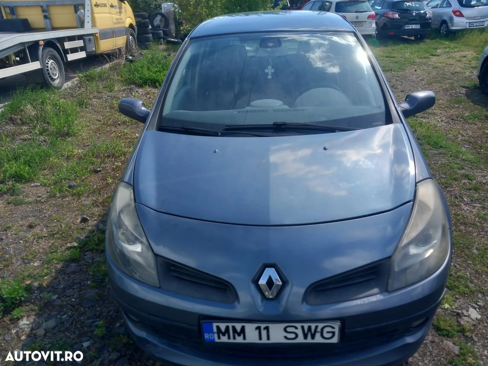 Renault Clio - 1