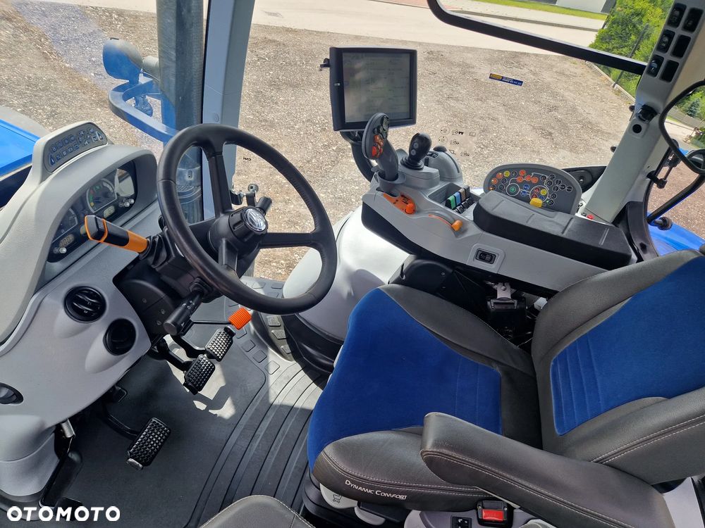 New Holland T7.245 AUTOCOMMAND PNEUMATYKA - 8