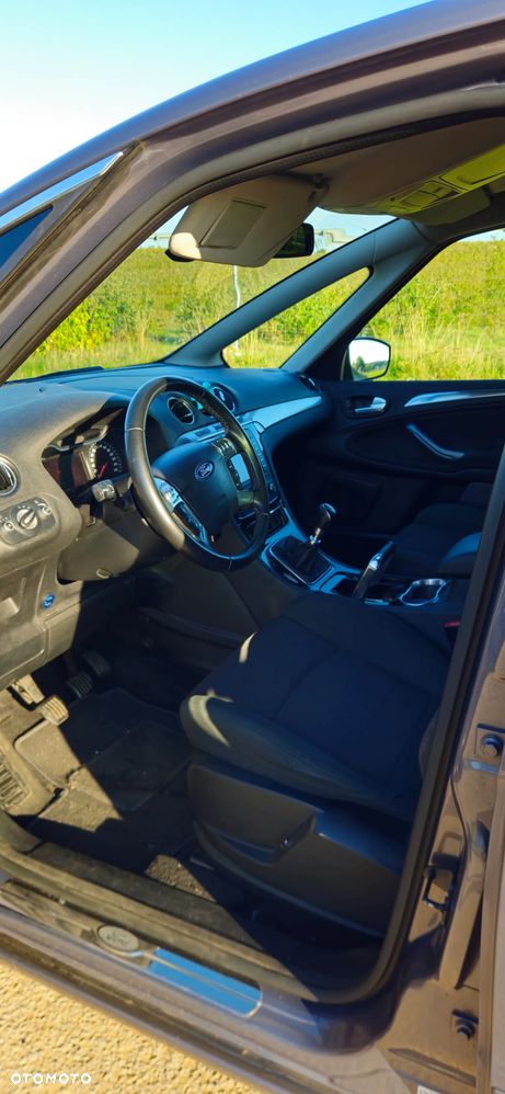 Ford S-Max - 21