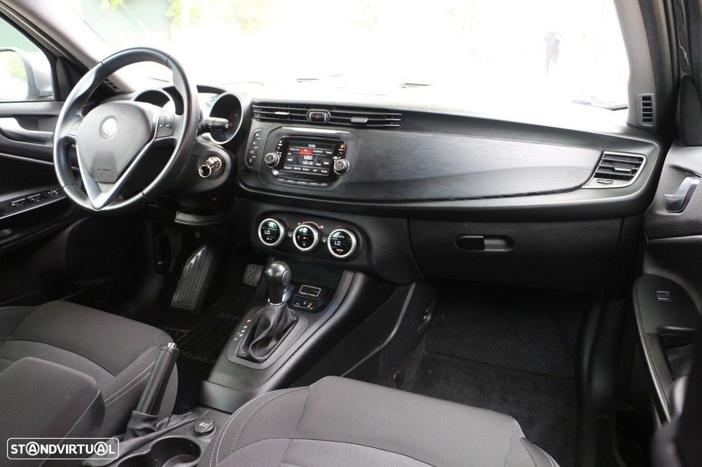 Alfa Romeo Giulietta 1.6 JTDM Super J18 TCT — fotografia 13