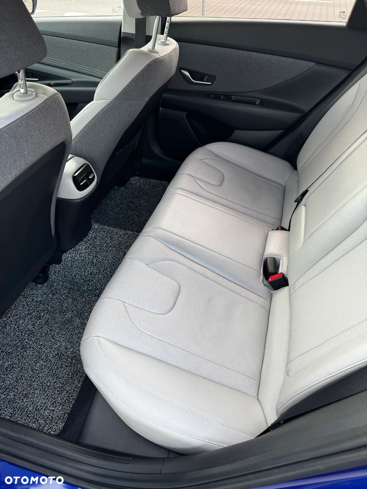 Hyundai Elantra 1.6 Executive CVT - 15