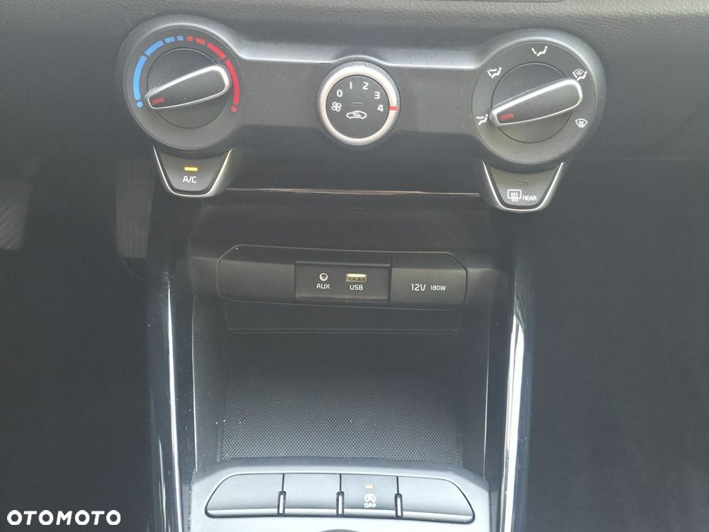Kia Rio - 16