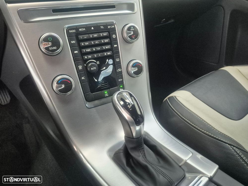 Volvo XC 60 2.0 D4 Summum Geartronic - 14