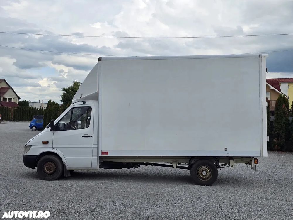Mercedes-Benz Sprinter - 16