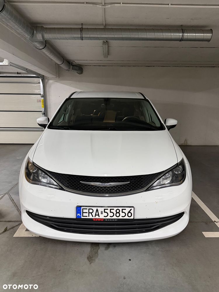 Chrysler Pacifica - 1
