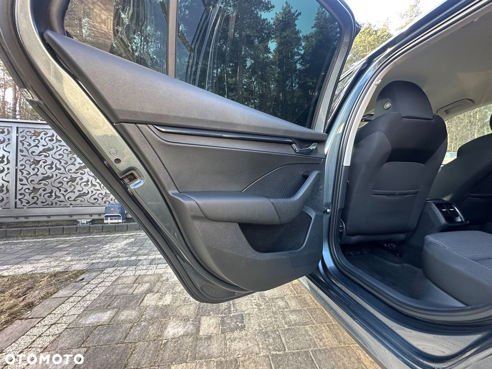 Skoda Octavia 2.0 TDI SCR 4x4 Style DSG - 12