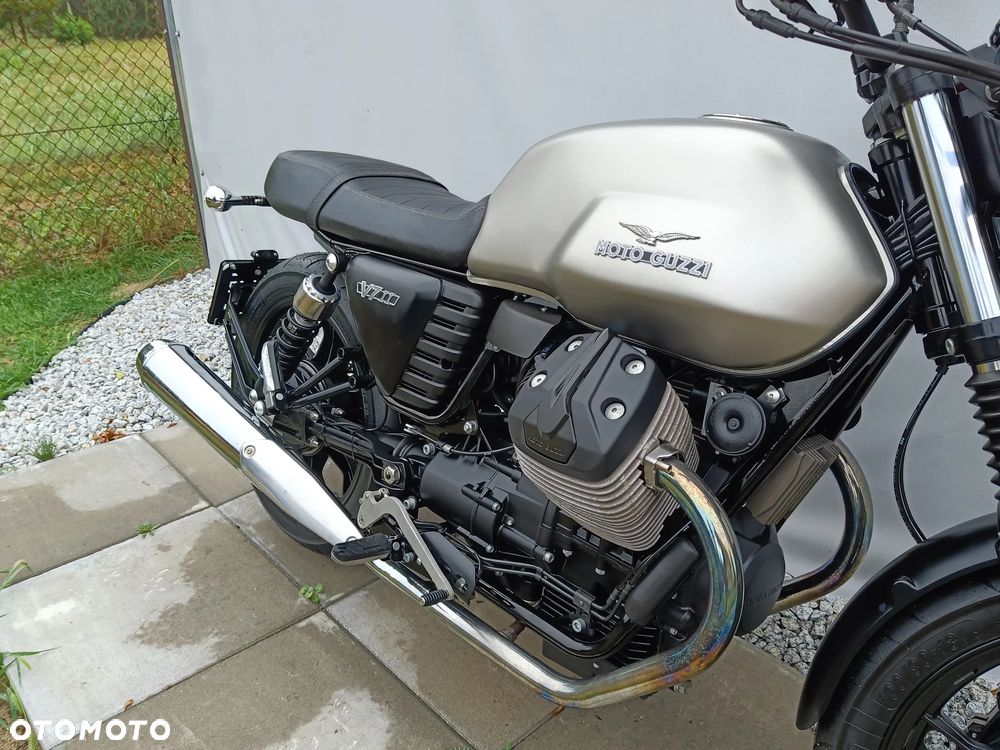 Moto Guzzi V7 - 8