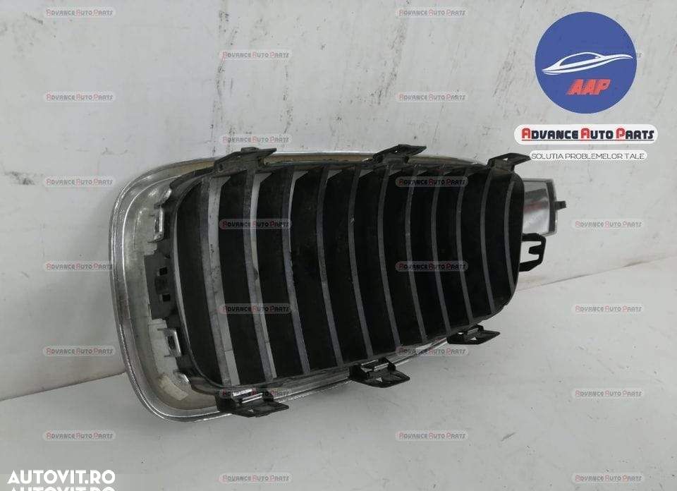 Grila centrala dreapta originala BMW  Seria 3  F30/F31/F34 [2011 - 201 - 6