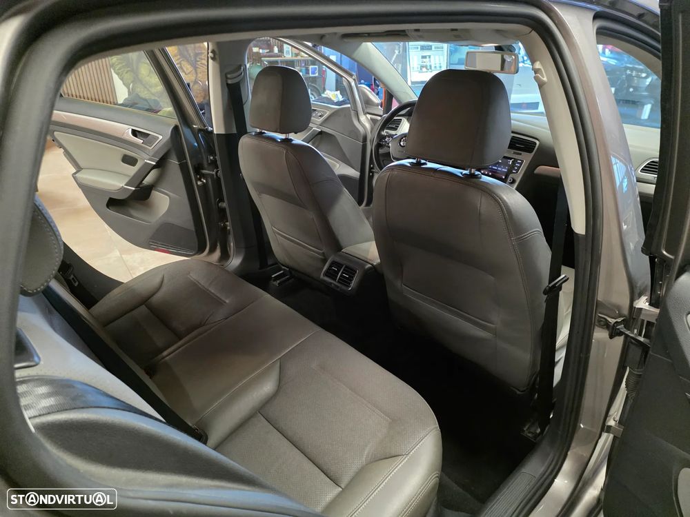 VW Golf 1.6 TDi BlueMotion Trendline - 23