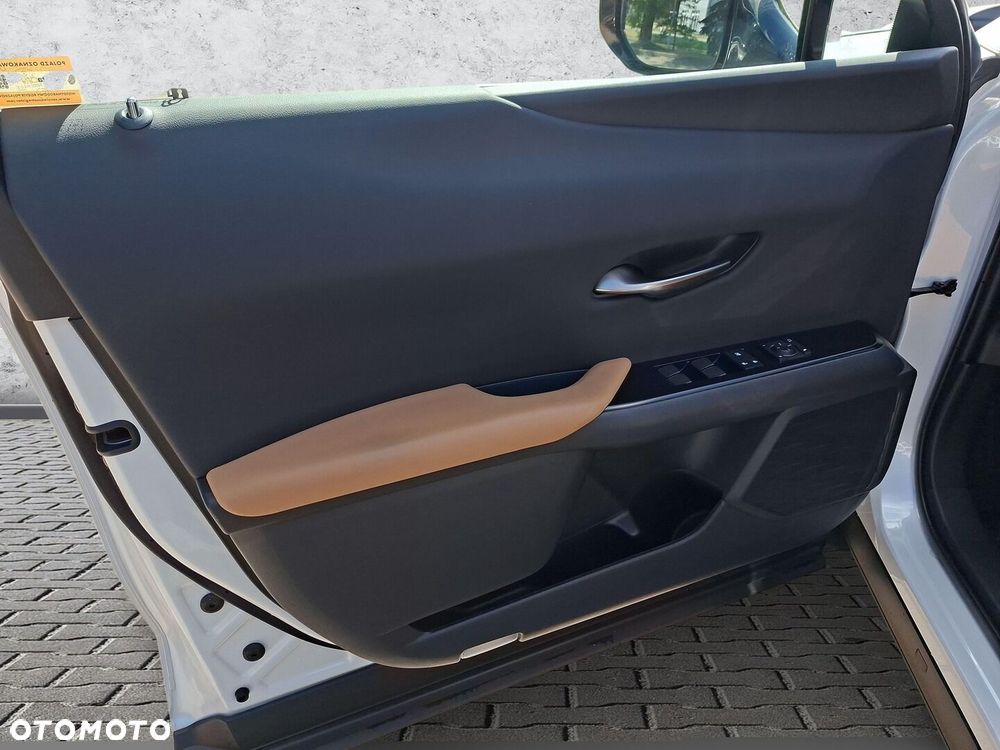 Lexus UX 250h GPF Business 2WD - 12