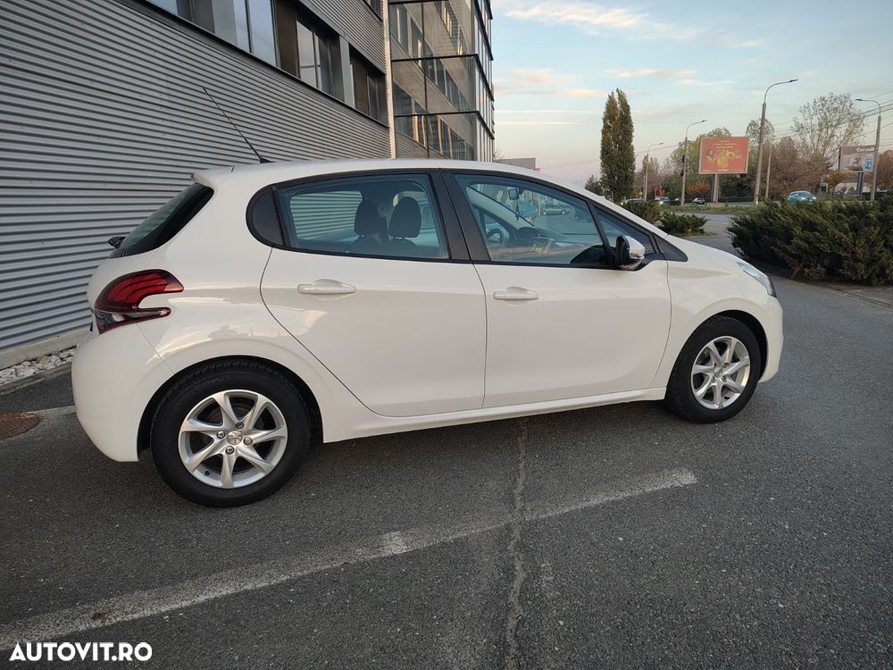Peugeot 208 1.2 L PureTech Active - 4