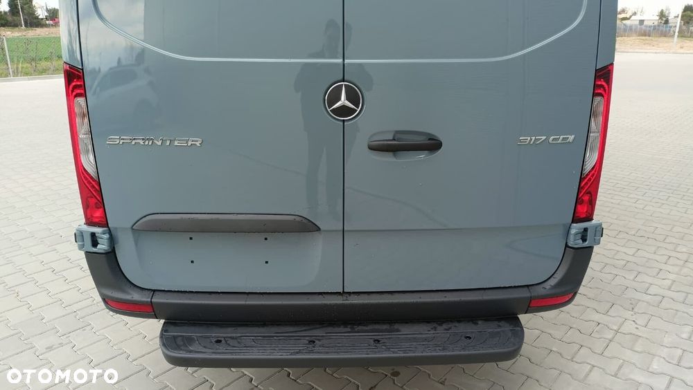 Mercedes-Benz Sprinter Furgon 317 cdi L3H2 - 11