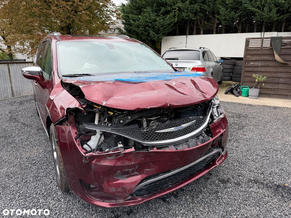 Chrysler Pacifica - 8