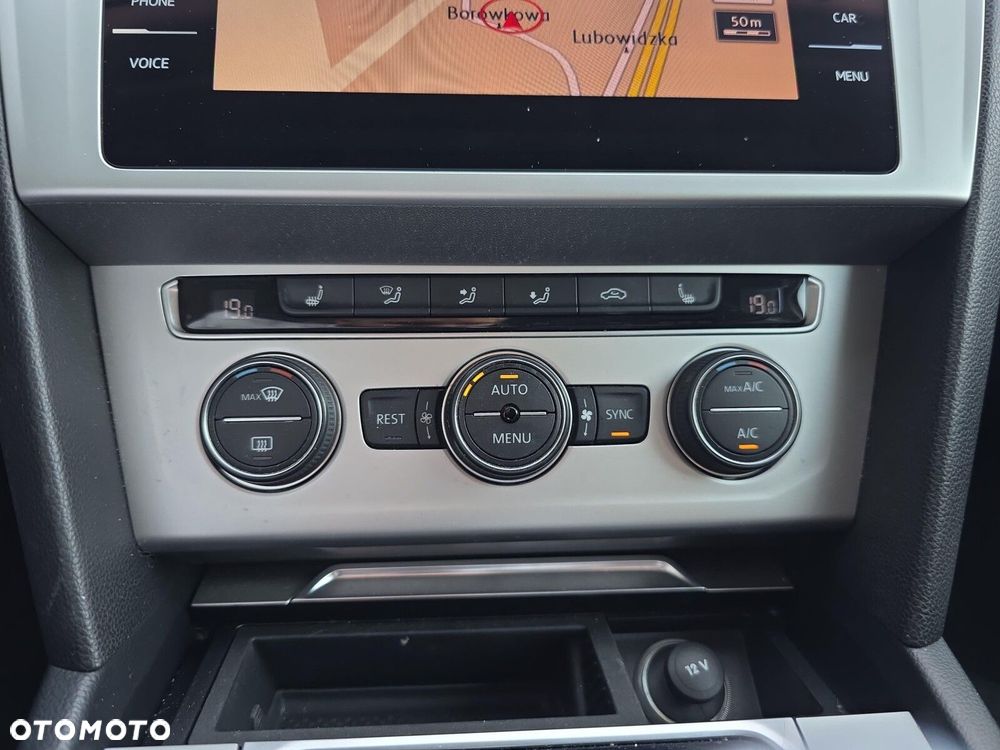 Volkswagen Passat Variant 2.0 TDI BMT Comfortline DSG - 24