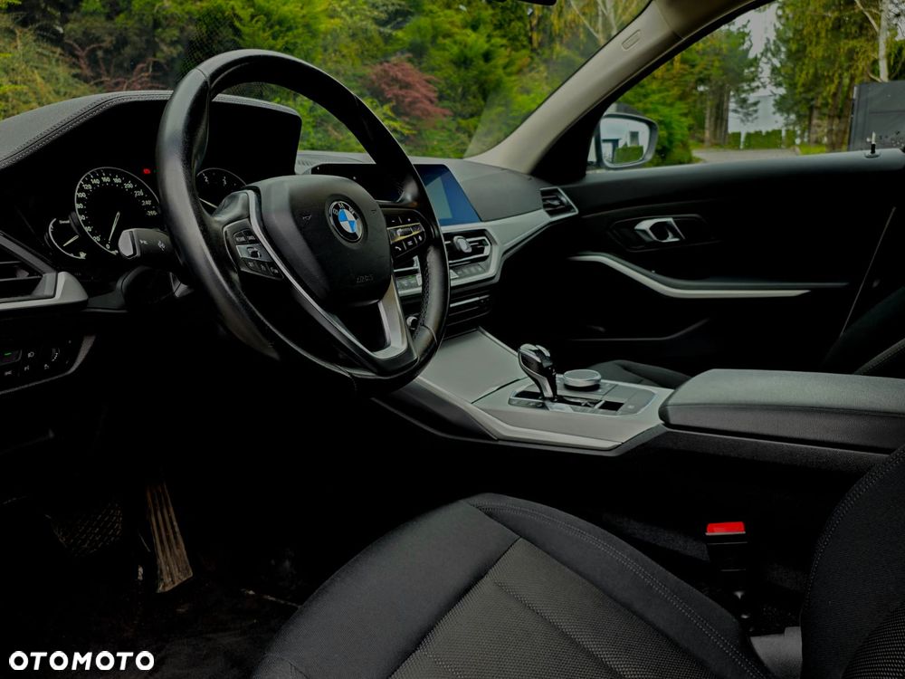 BMW Seria 3 318d Advantage - 13
