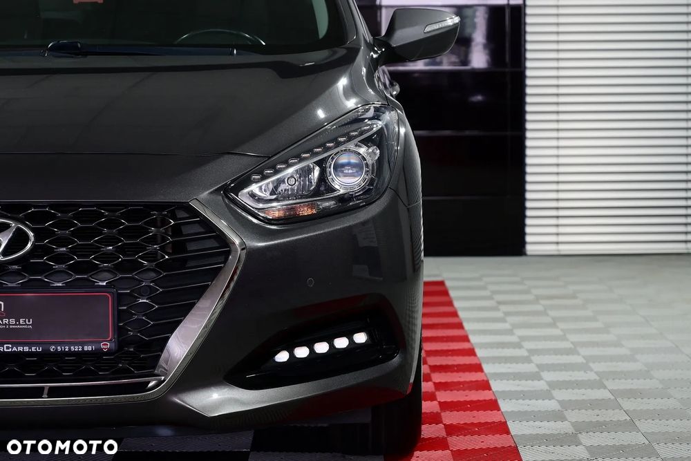 Hyundai i40 Kombi blue 1.6 Space - 33