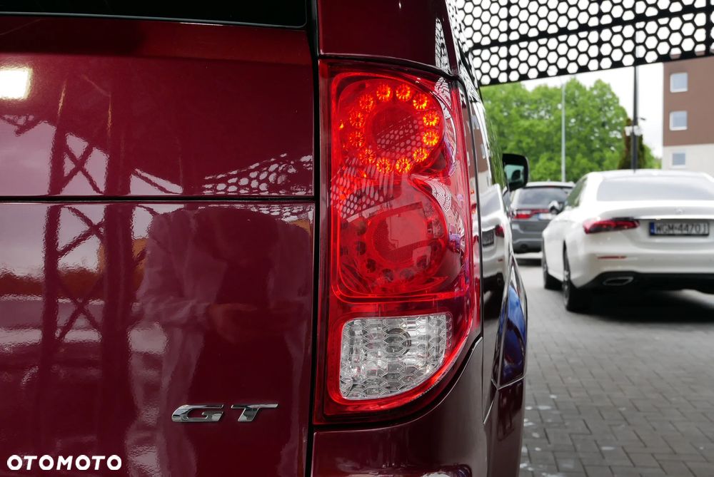 Dodge Grand Caravan - 33
