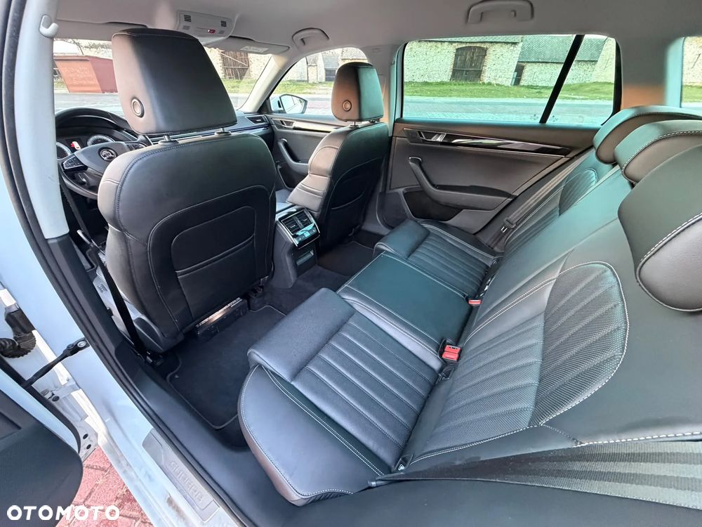 Skoda Superb 2.0 TDI 4x4 L&K DSG - 17