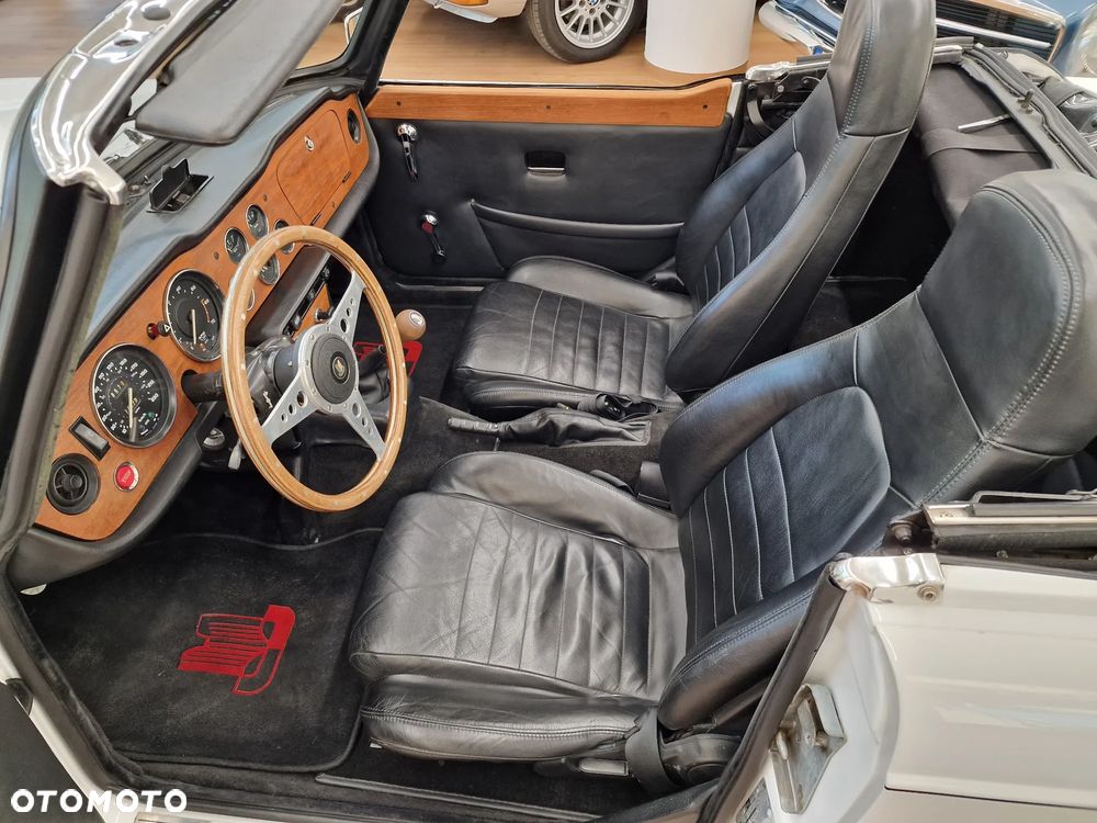 Triumph TR6 - 24