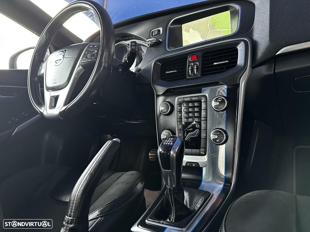 Volvo V40 2.0 D2 R-Design - 30