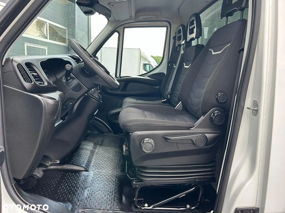 Iveco Daily 35C16 3.0 HPI Kontener 8 palet + winda 750kg + drzwi boczne **Niski przebieg**Na drążku**Wzmocniony**Climatronic**Sprowadzony**2022R** - 11