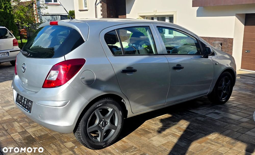 Opel Corsa 1.2 16V Essentia - 6