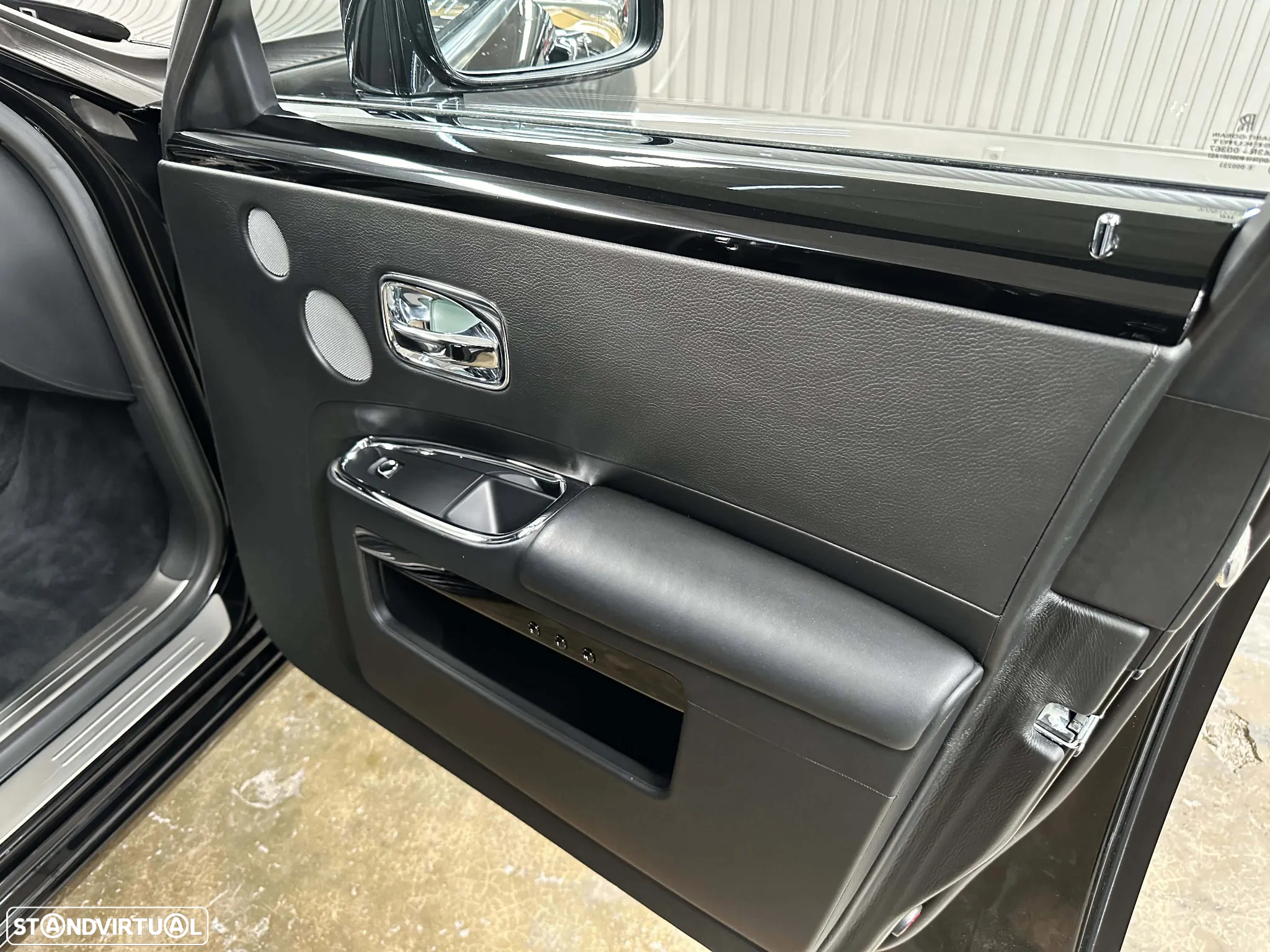 Rolls Royce Ghost - 48