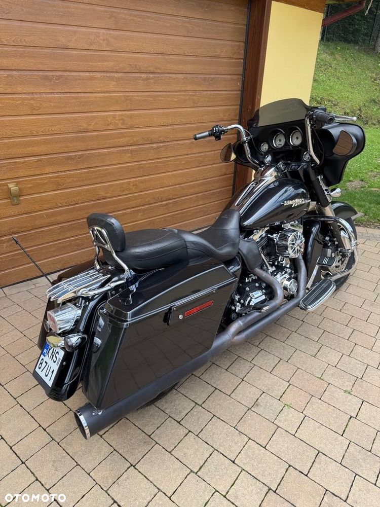 Harley-Davidson Touring Street Glide - 2