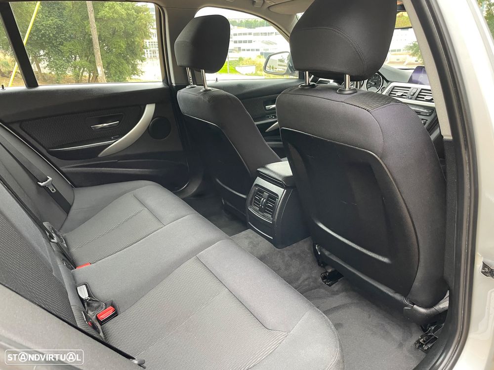 BMW 318 d Aut. Edition M Sport Shadow - 23