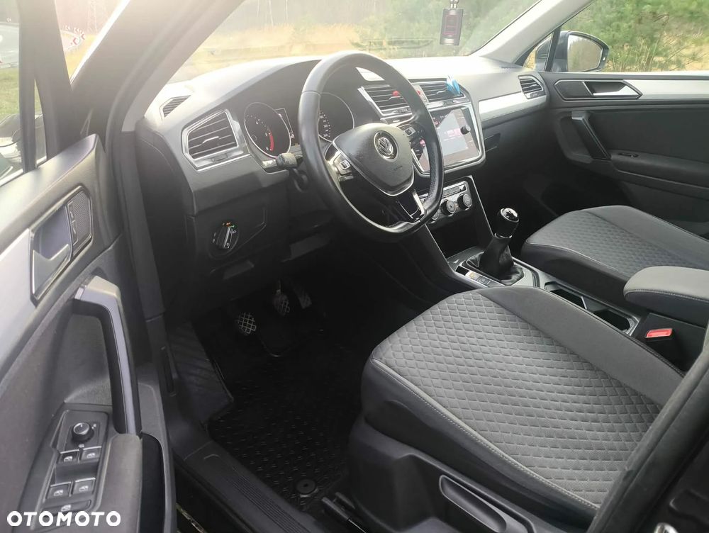Volkswagen Tiguan - 10