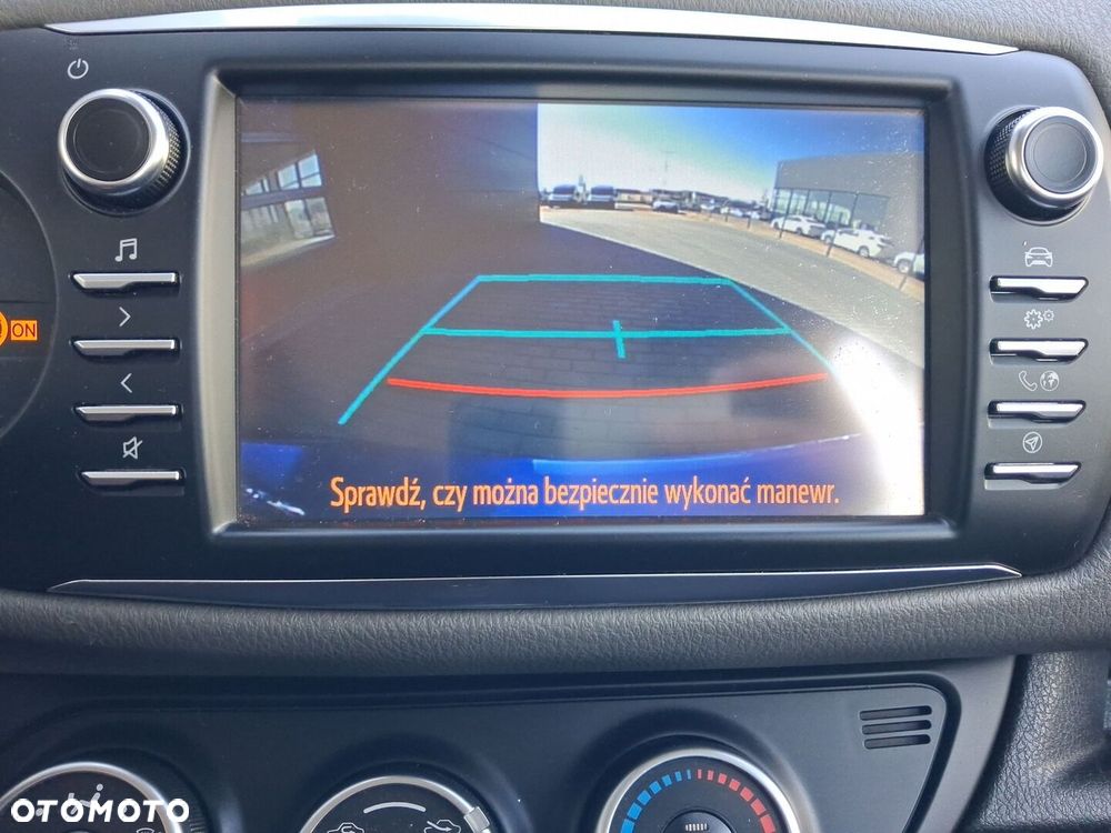 Toyota Yaris 1.5 Premium CVT - 23