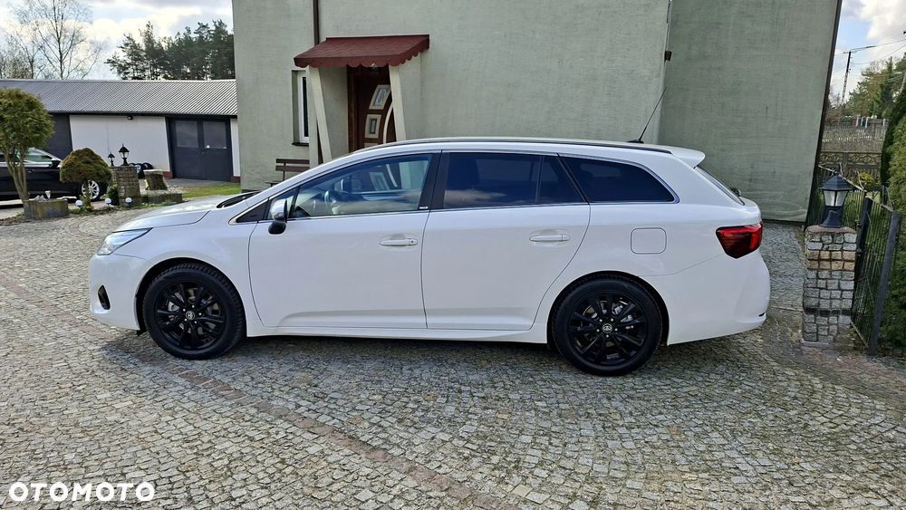 Toyota Avensis 2.0 D-4D Premium - 8