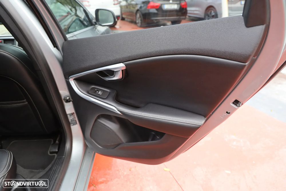 Volvo V40 D4 RDesign - 24