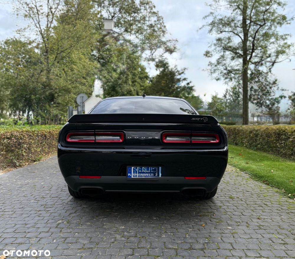 Dodge Challenger - 4