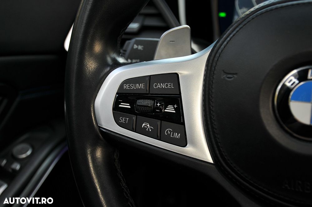 BMW Seria 3 330d xDrive AT MHEV - 36